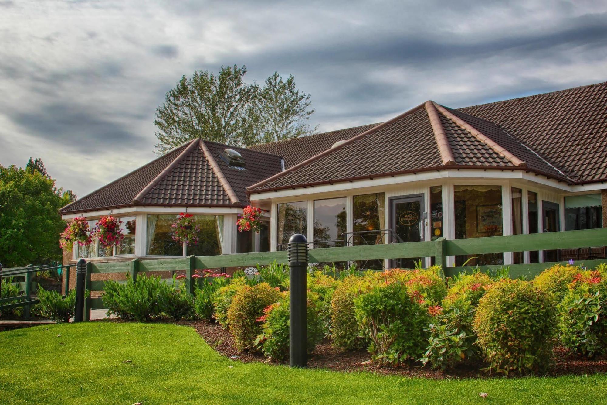 Strathburn Hotel Inverurie By Compass Hospitality Eksteriør bilde